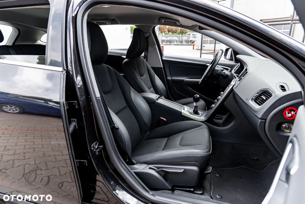 Volvo V60 T3 Edition - 24