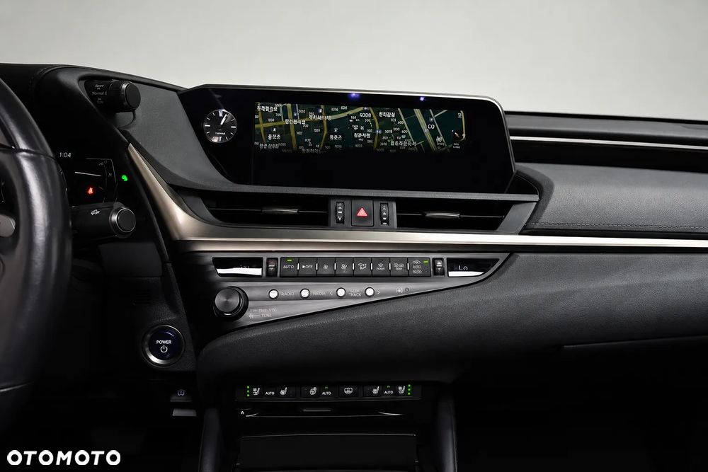 Lexus ES 300h Omotenashi - 14