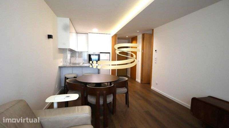 APARTAMENTO T1 NO CORAÇÃO DO PORTO - Grande imagem: 4/11