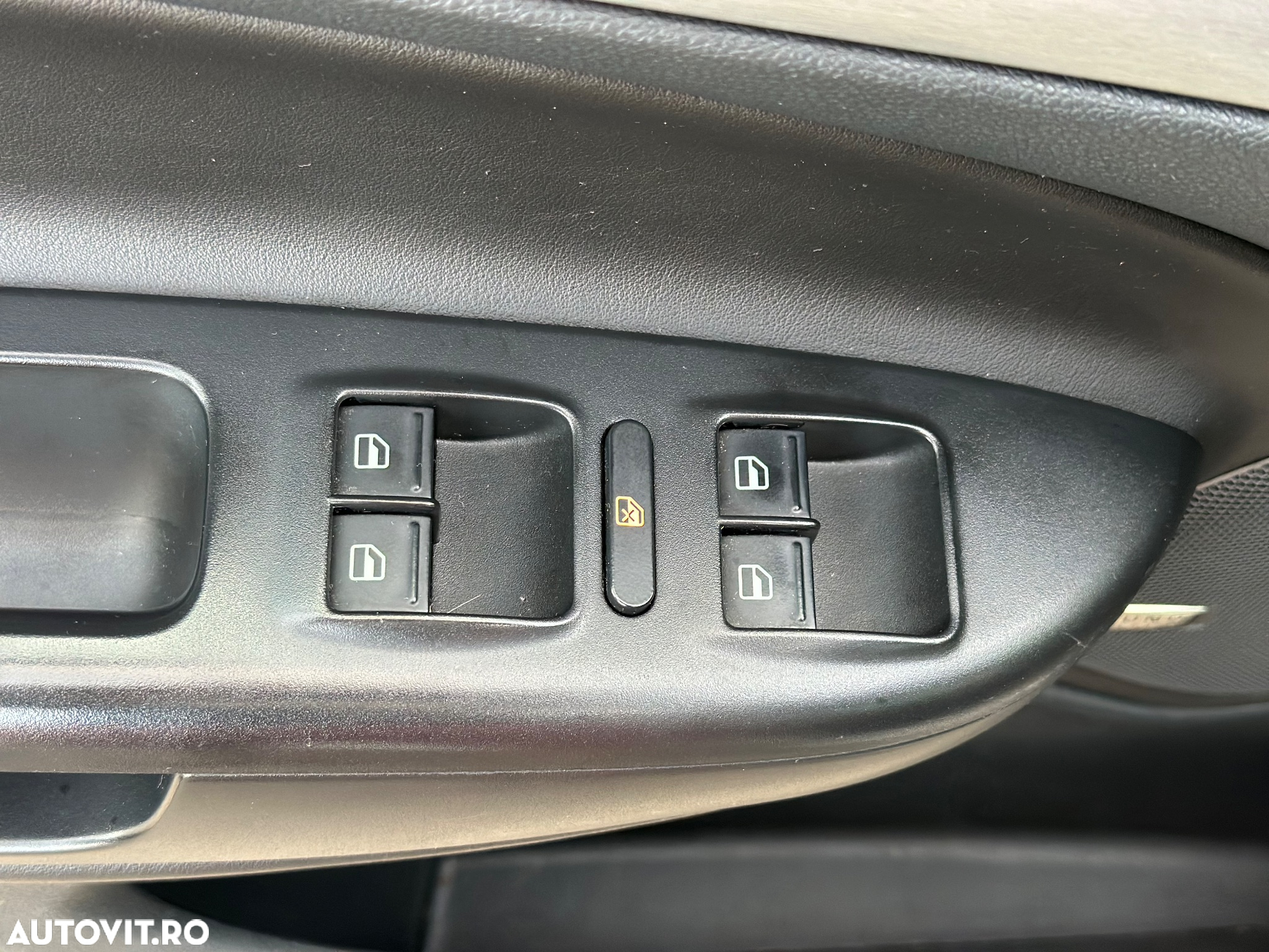 Skoda Octavia Combi 2.0 TDI DPF DSG RS - 23