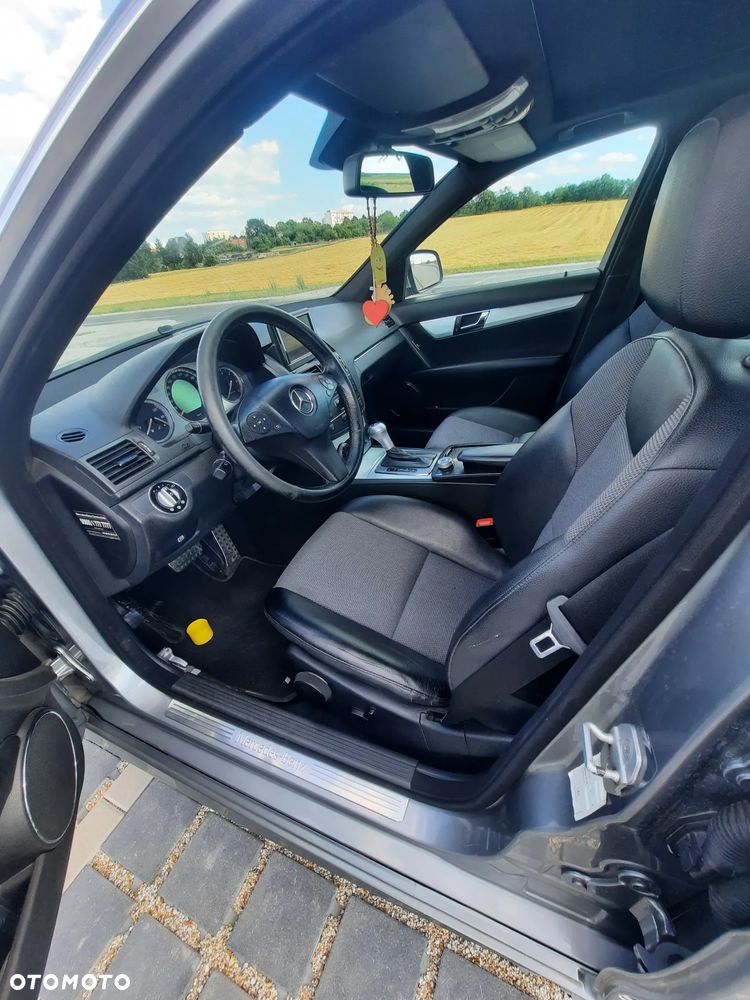 Mercedes-Benz Klasa C 220 CDI DPF Automatik Avantgarde - 19