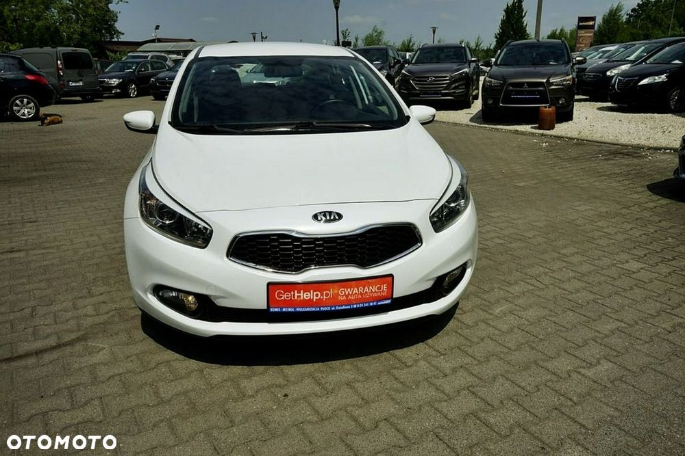 Kia Ceed - 11