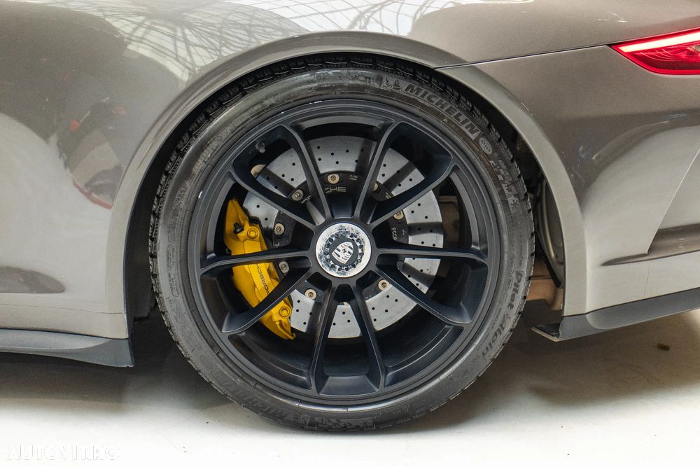 Porsche 911 GT3 - 12