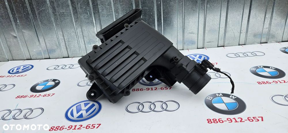 Audi Q3 83A 2.0 TDI Kompletna obudowa filtra powietrza z dolotem 5Q0129618N 5Q0129607AA - 5