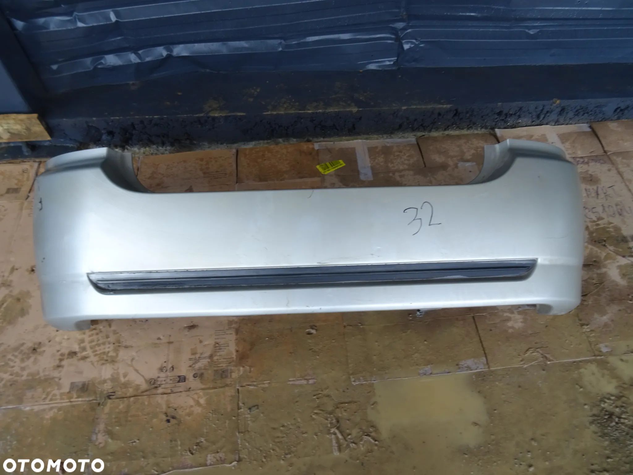 Zderzak Tył Toyota Corolla E12 Lift HB - 1