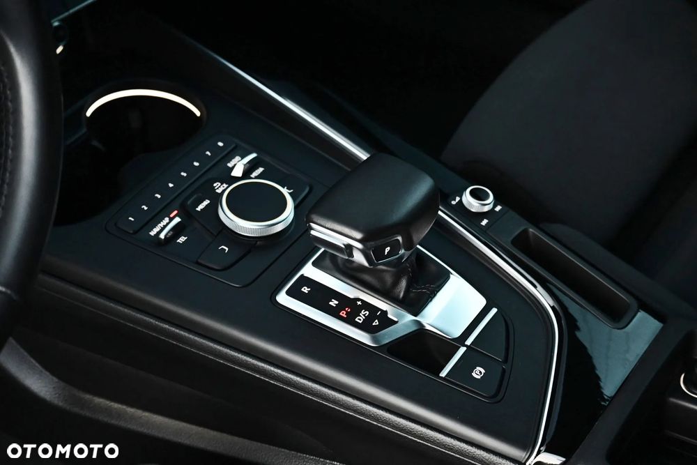 Audi A4 Avant 2.0 TDI ultra S tronic sport - 28