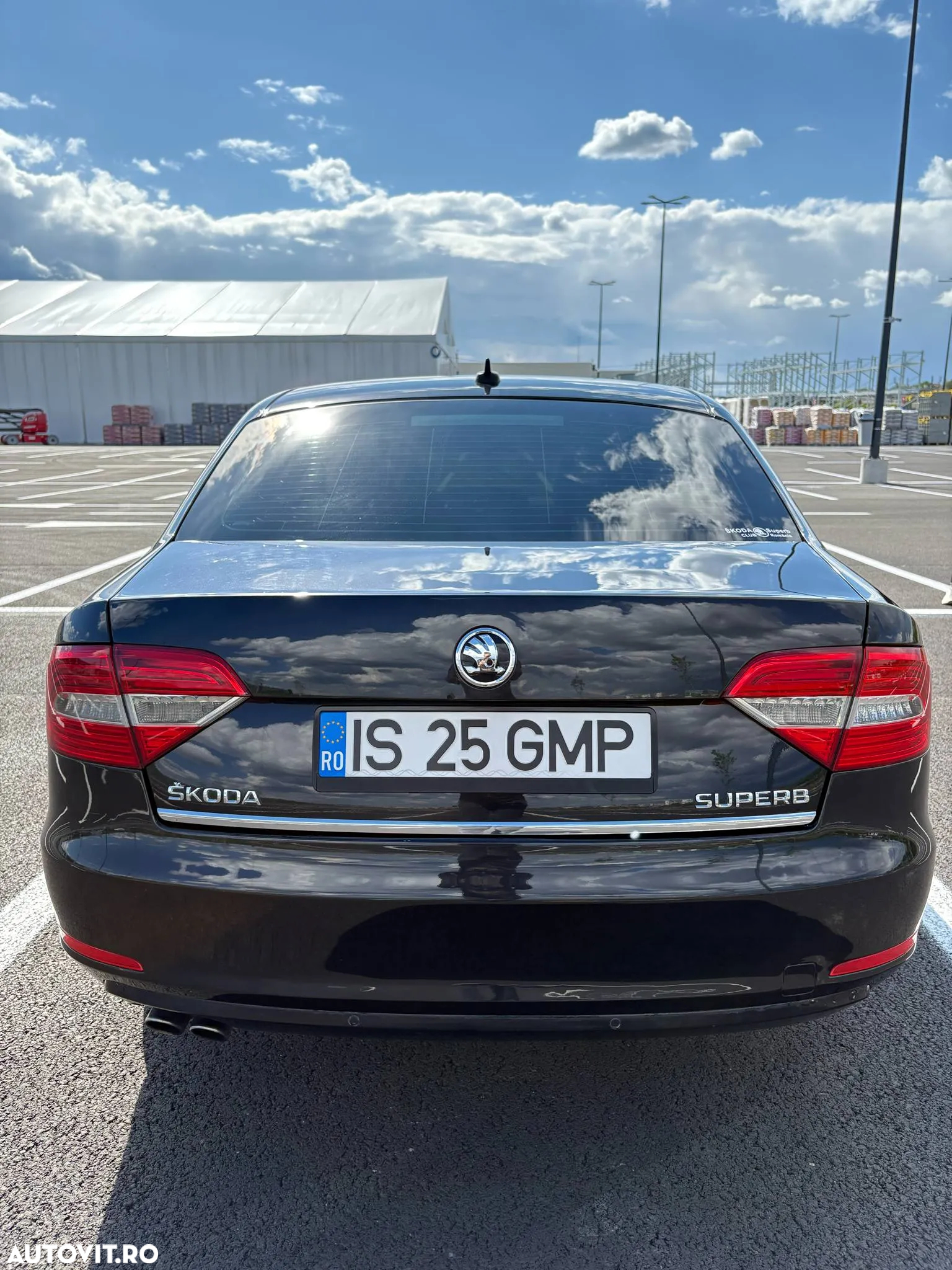 Skoda Superb 2.0 TDI DSG Elegance - 4