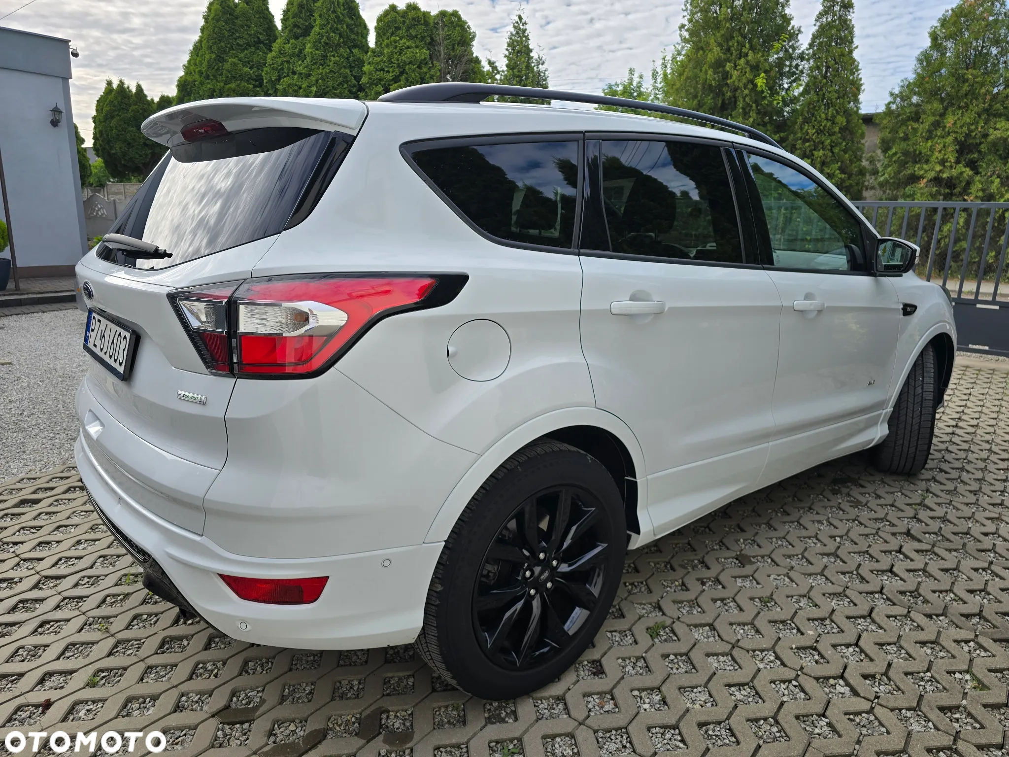 Ford Kuga 1.5 EcoBoost 4x4 ST-Line - 4