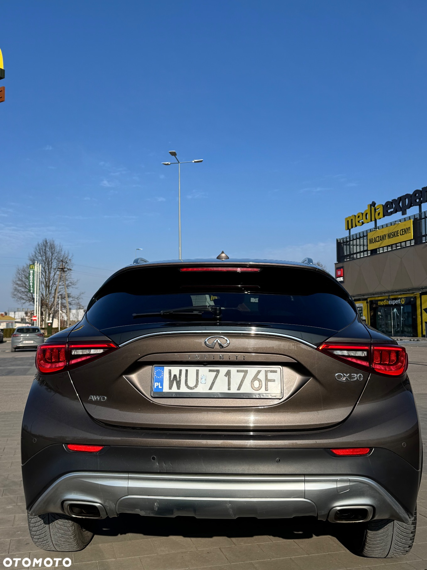 Infiniti QX30 2.2d Premium Tech AWD 7DCT - 3