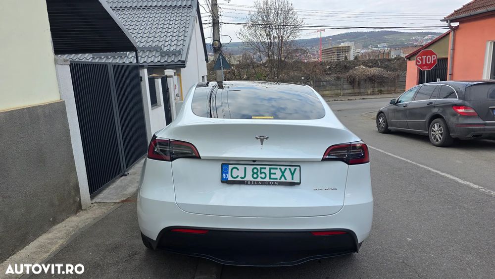 Tesla Model Y AWD Performance - 6