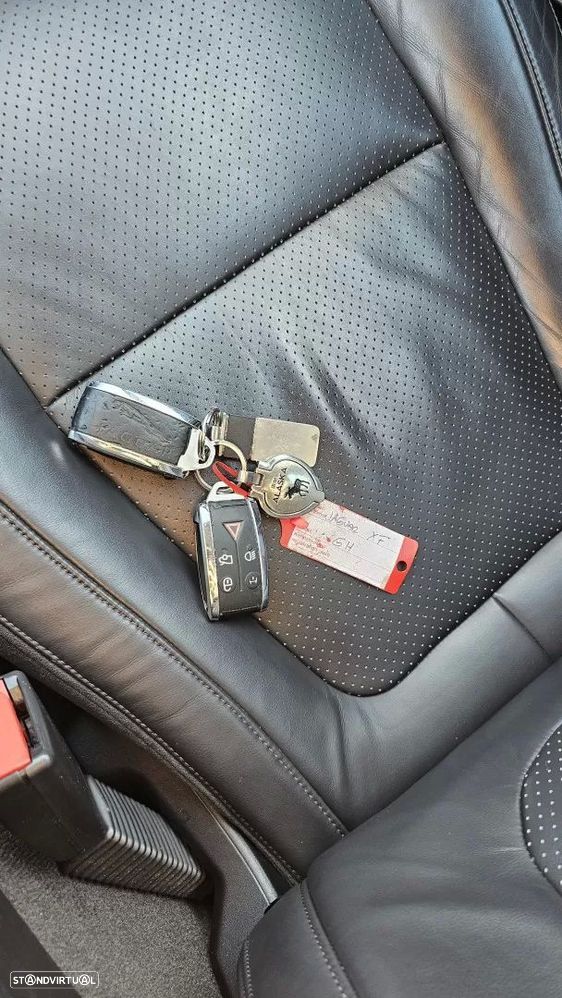 Jaguar XF 2.7 D V6 Premium Luxury - 39