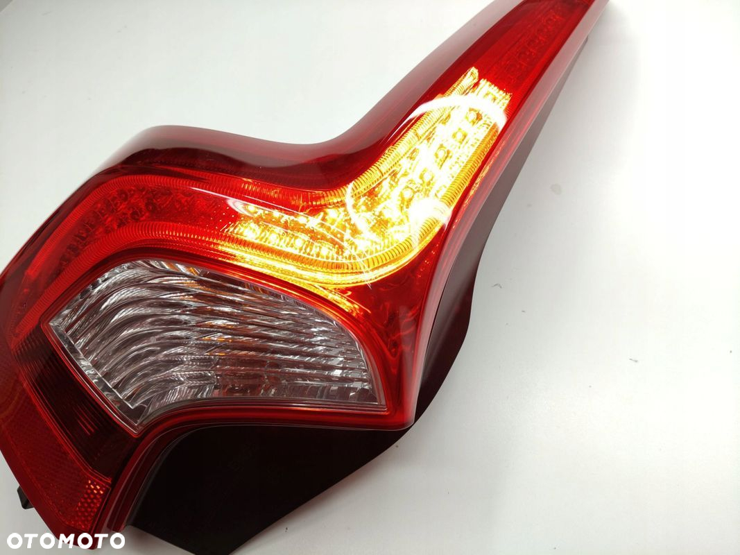 LAMPA LEWY TYŁ VOLVO V60 31214963 - 2