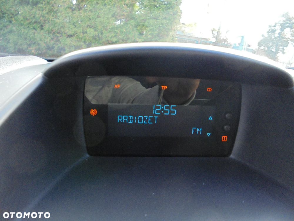 Ford Fiesta 1.25 Ambiente - 32