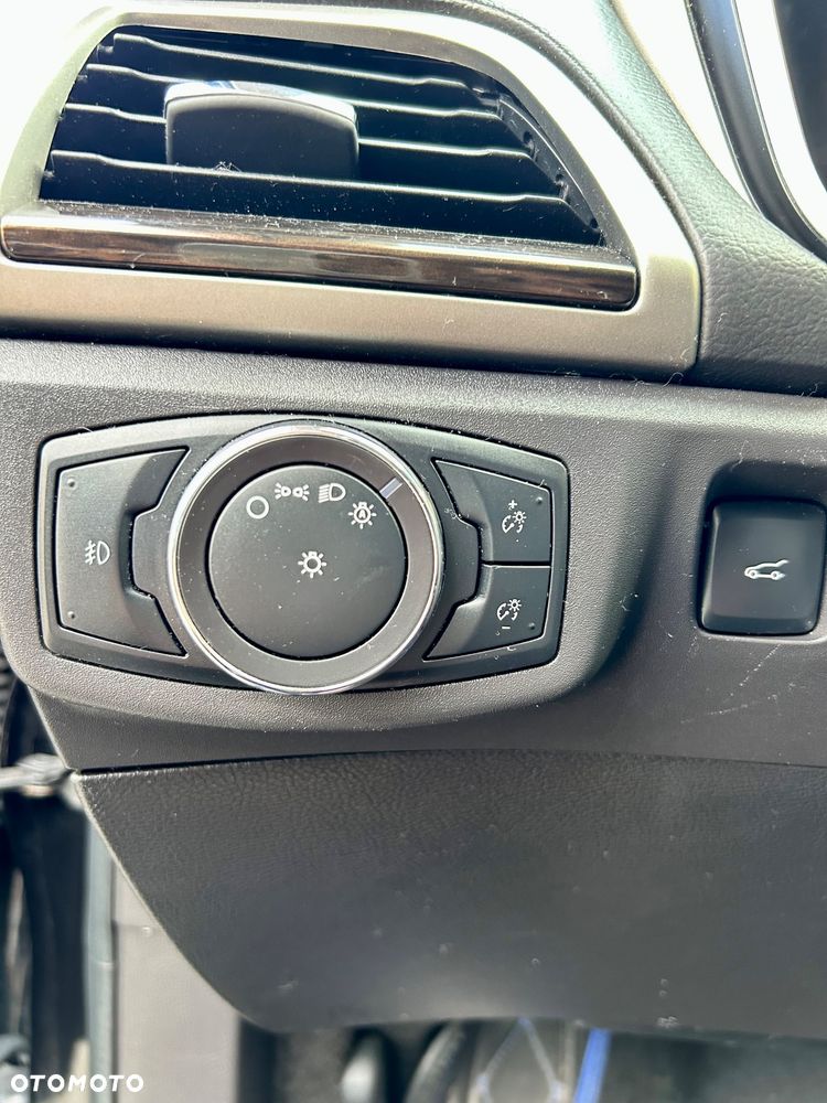 Ford Fusion - 13