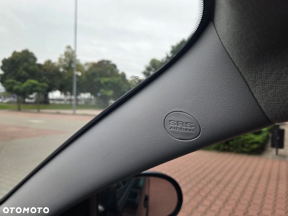 Hyundai i30 1.4 Blue Comfort - 24