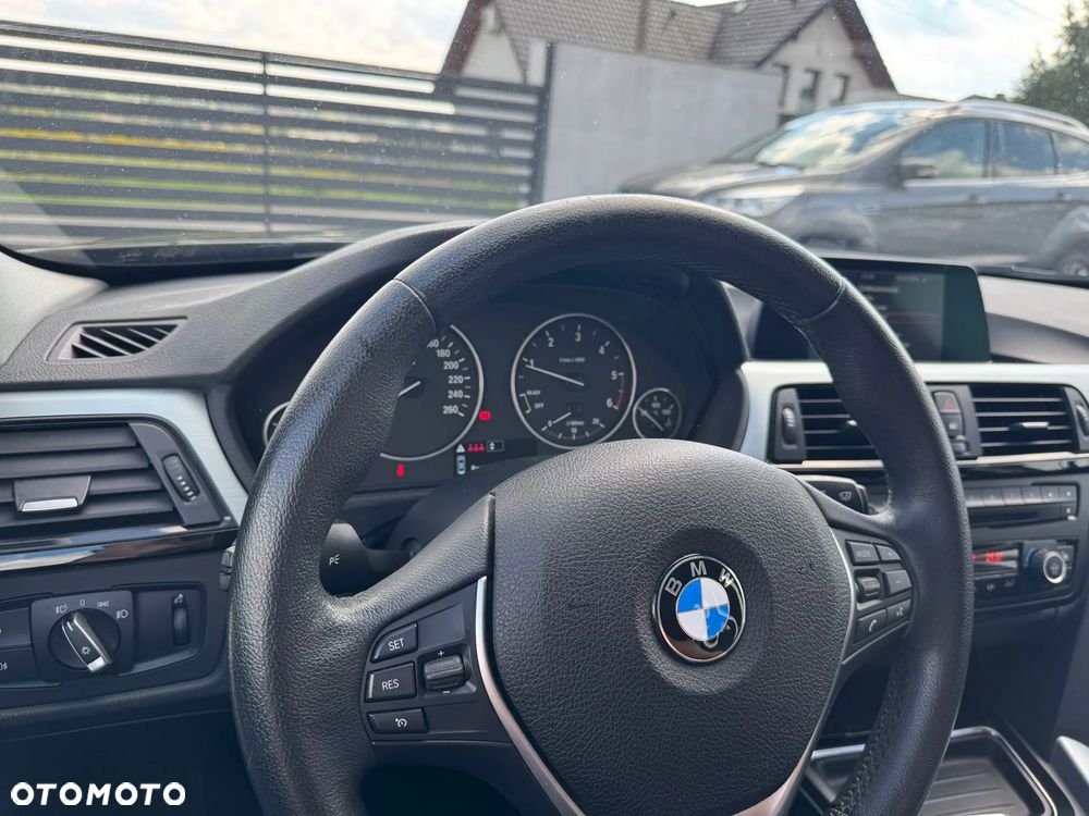 BMW Seria 3 318d Luxury Line - 12