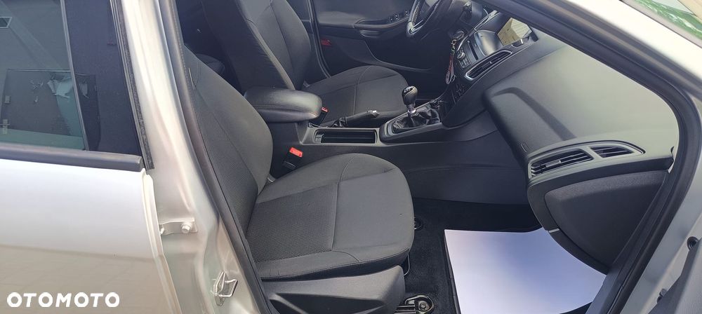 Ford Focus 1.5 EcoBlue STart-Stopp-System TITANIUM X - 19