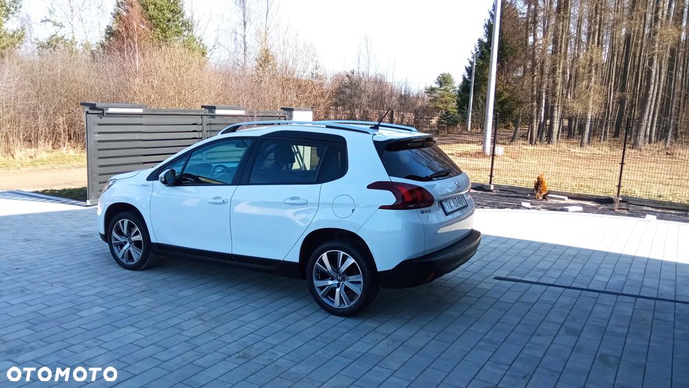 Peugeot 2008 1.2 Pure Tech Style - 8