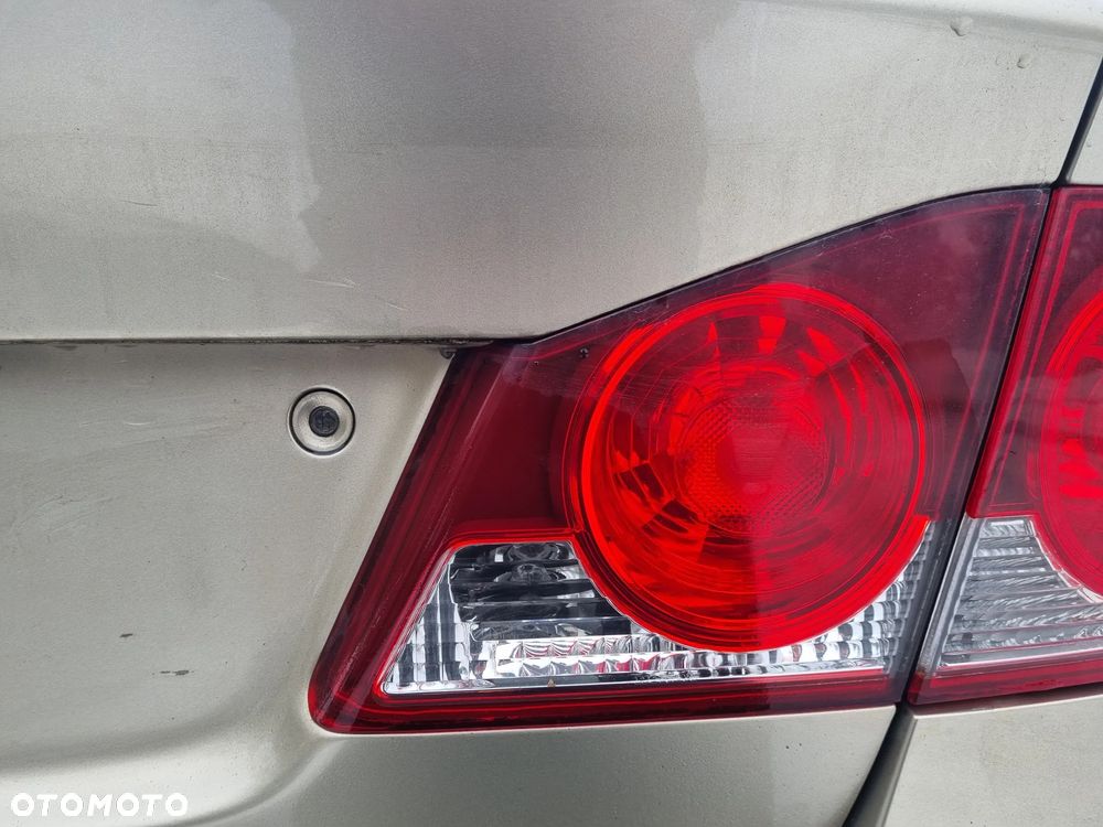 HONDA CIVIC VIII 8 06-11 2008 r. SEDAN lampa prawy tył PT w klapę EU * - 1