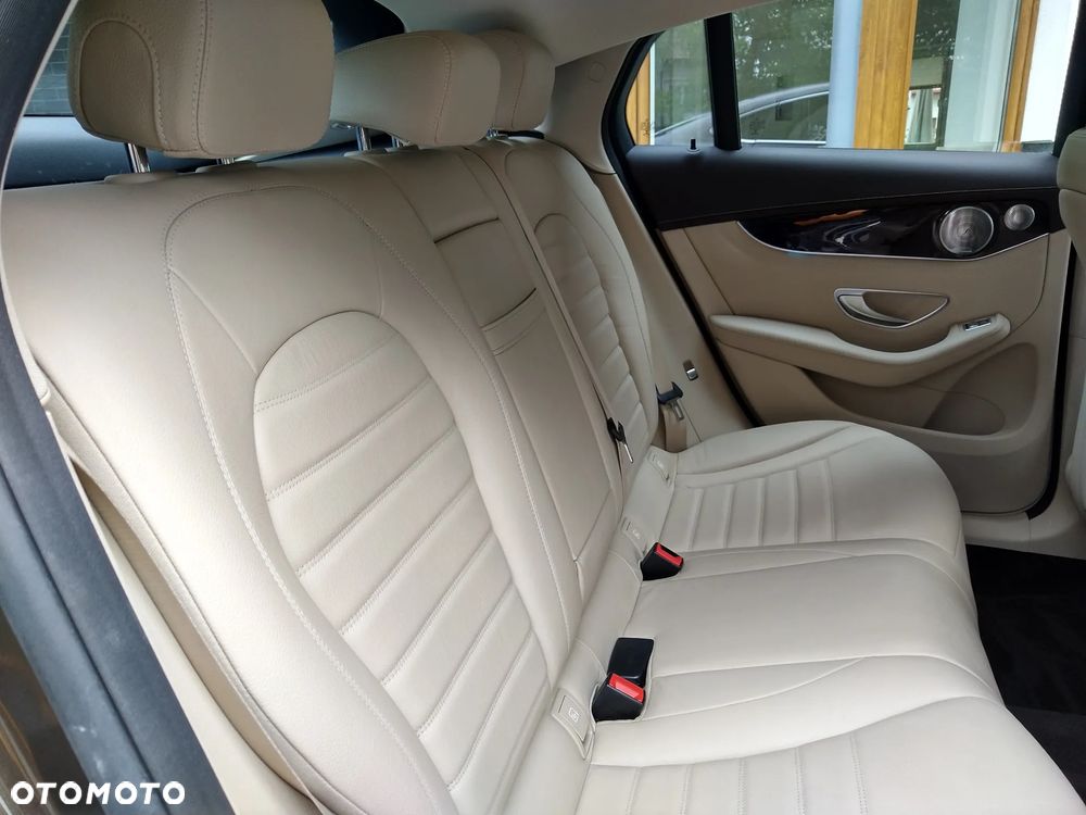 Mercedes-Benz GLC 220 d 4Matic 9G-TRONIC AMG Line - 10