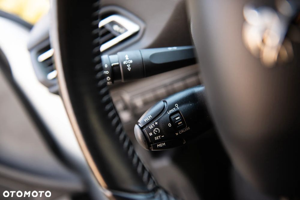 Peugeot 308 1.2 PureTech Access EU6 - 35