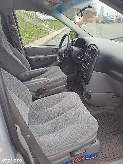 Dodge Caravan - 14