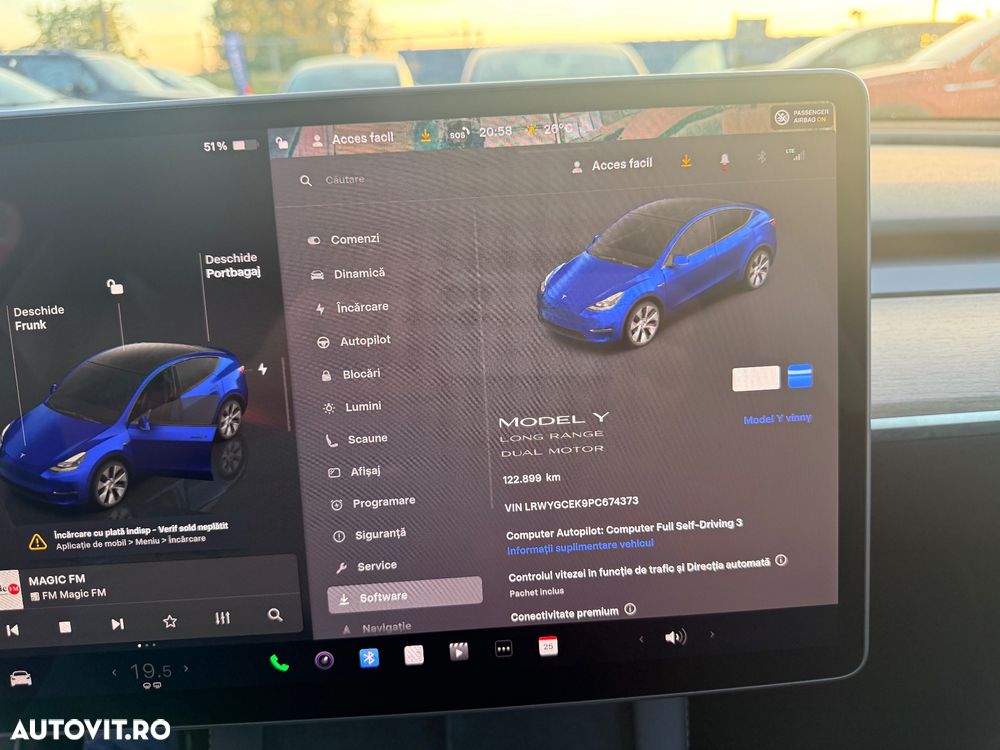 Tesla Model Y - 12