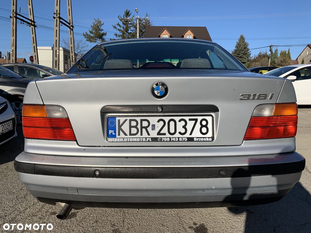 BMW Seria 3 318i - 12