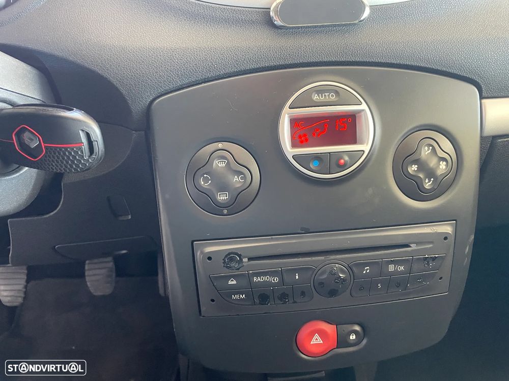 Renault Clio 1.2 16V Dynamique - 21