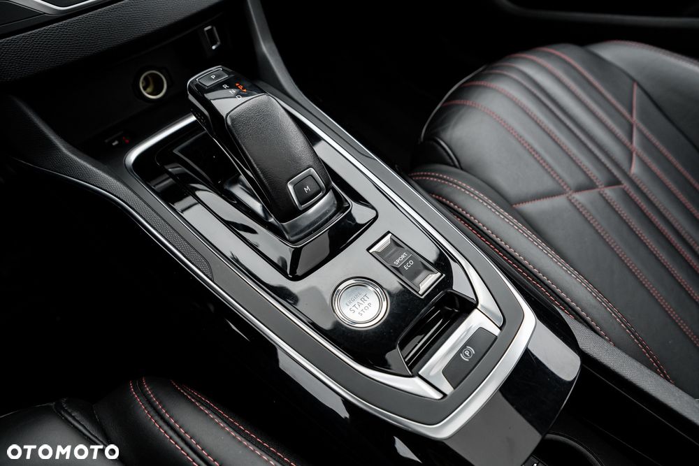 Peugeot 308 PureTech 130 EAT8 GT - 31