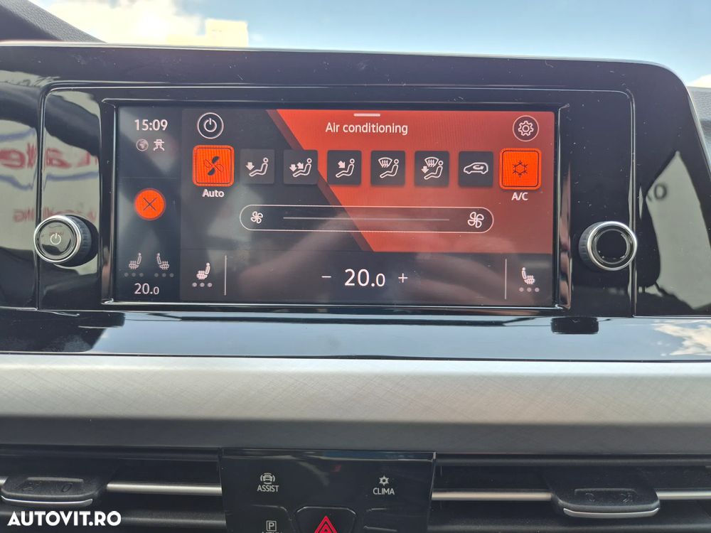 Volkswagen Golf 1.0 eTSI DSG MHEV Life - 26