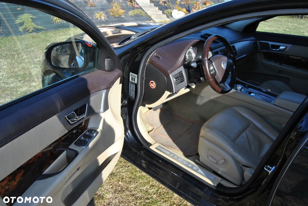 Jaguar XF 3.0 V6 Edition - 8