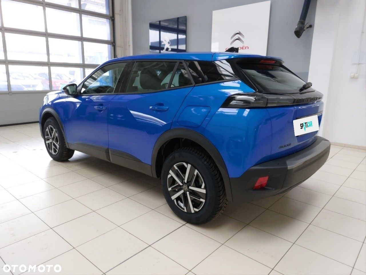 Peugeot 2008 - 8
