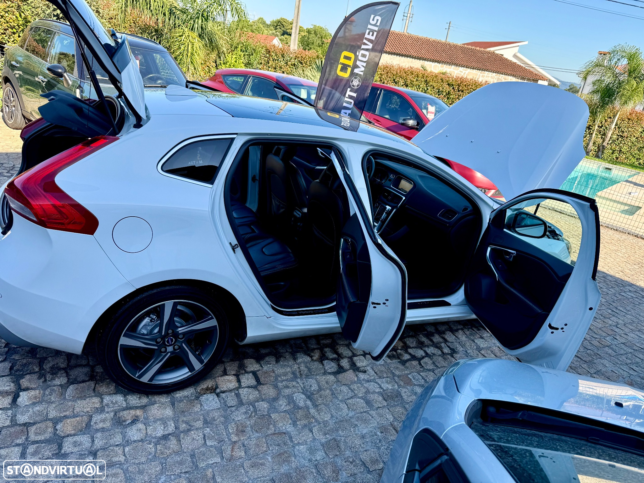 Volvo V40 1.6 D2 R-Design - 36