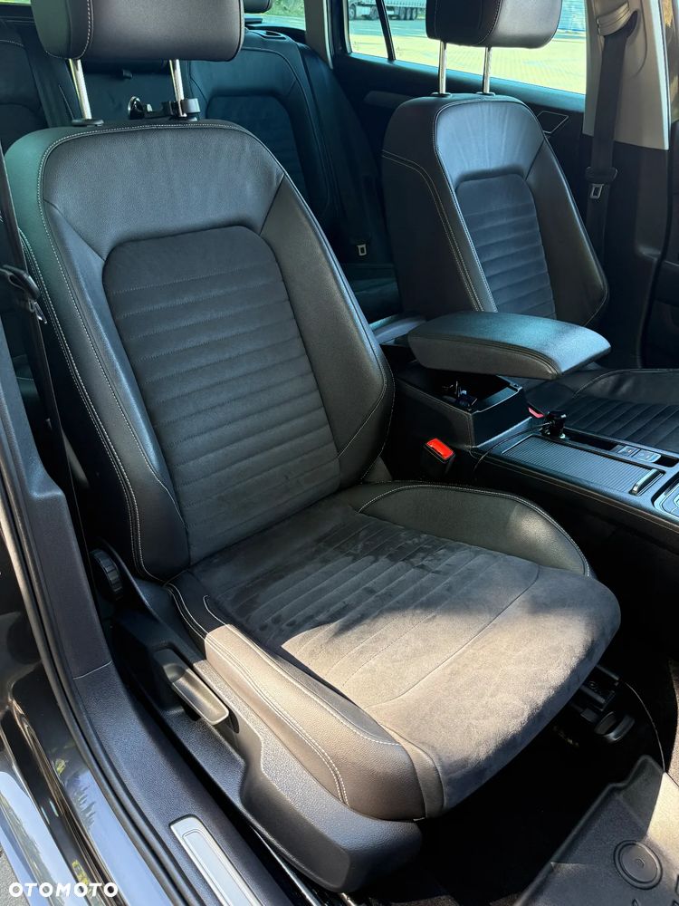 Volkswagen Passat - 31