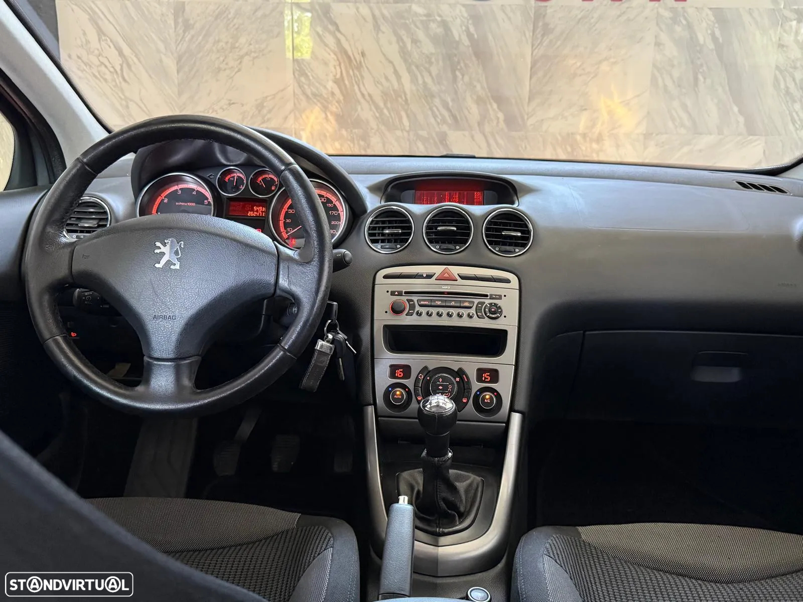 Peugeot 308 1.4 16V Executive - 10