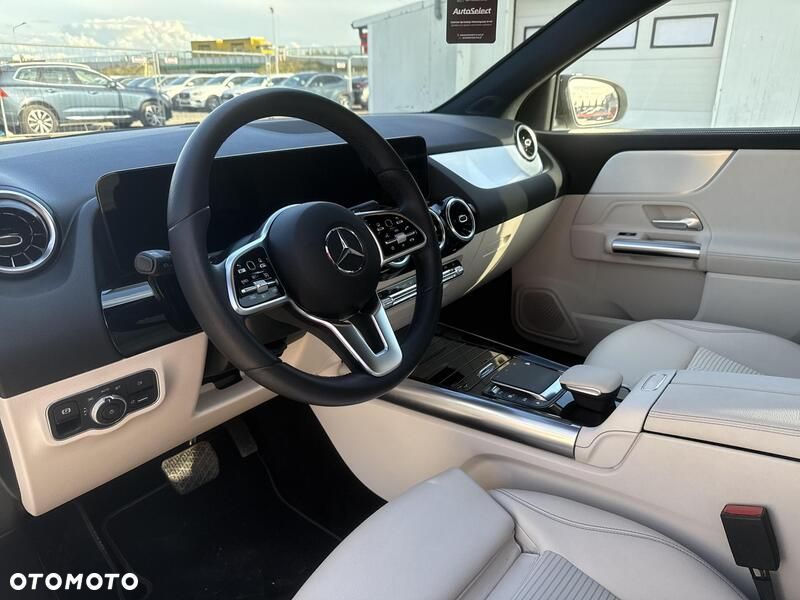 Mercedes-Benz GLA 200 Style - 10