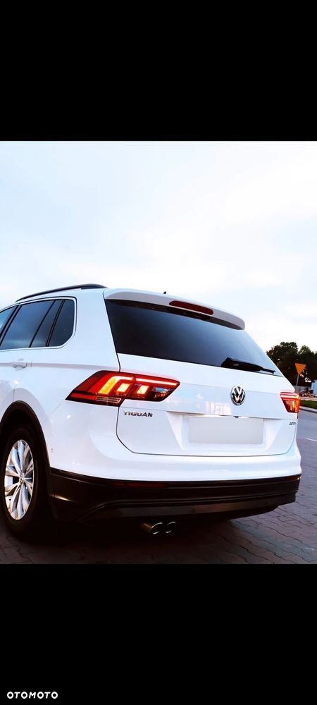 Volkswagen Tiguan - 1