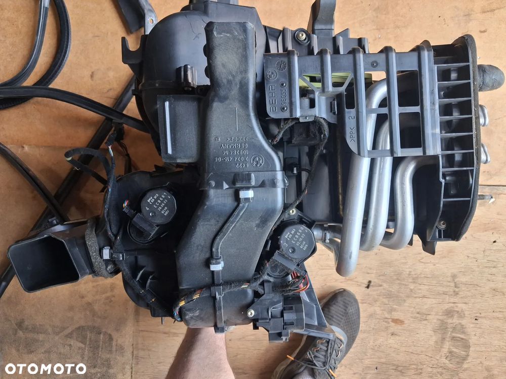 BMW E60 E61 Obudowa nagrzewnicy Nagrzewnica KOMPLETNA wentylator nawiewu nastawnik silniczek nawiewu regulacji BEHR 6924898 - 5