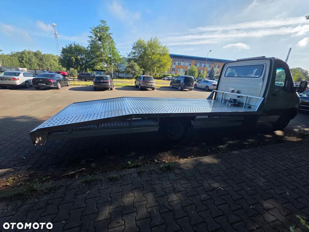 Mercedes-Benz Sprinter - 25