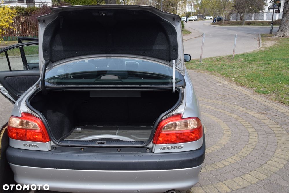 Toyota Avensis 1.6 VVT-i Terra - 7