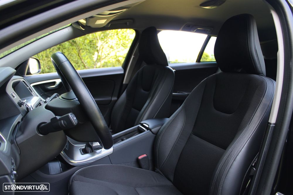 Volvo V60 1.6 D2 Momentum Eco - 6