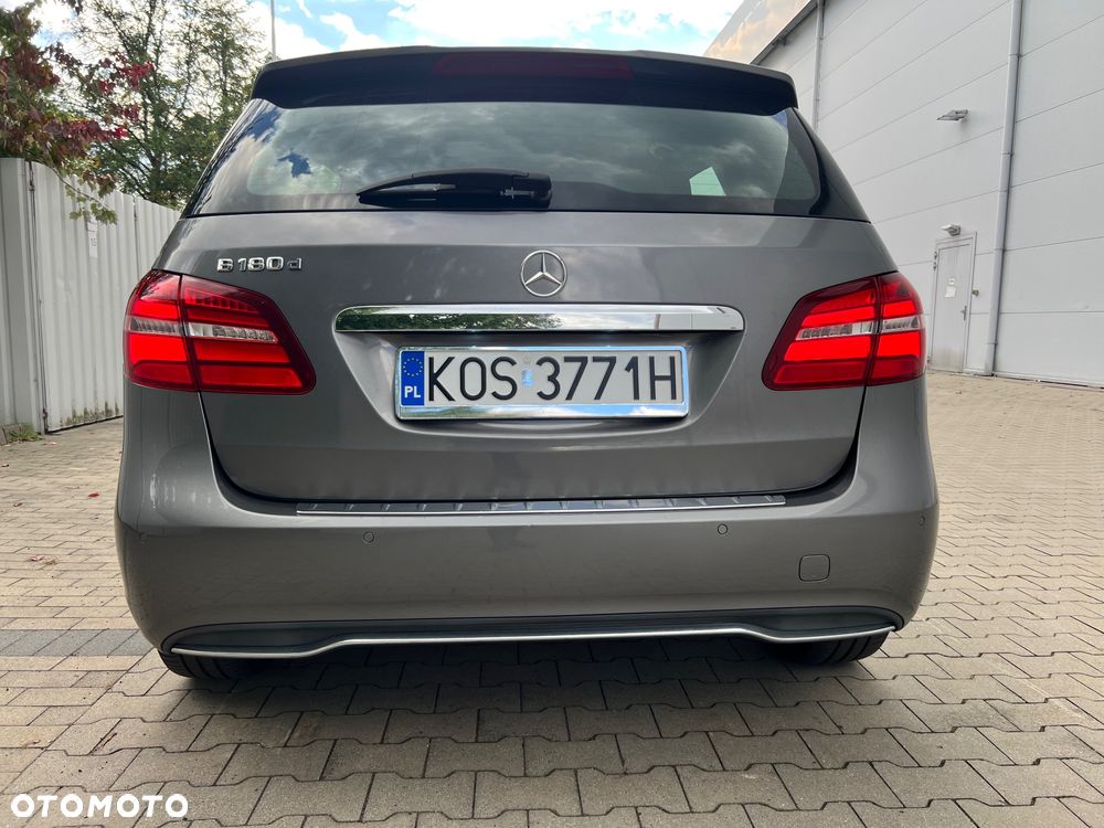 Mercedes-Benz Klasa B 180 d 7G-DCT Peak Edition - 19