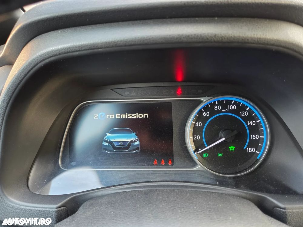 Nissan LEAF - 7