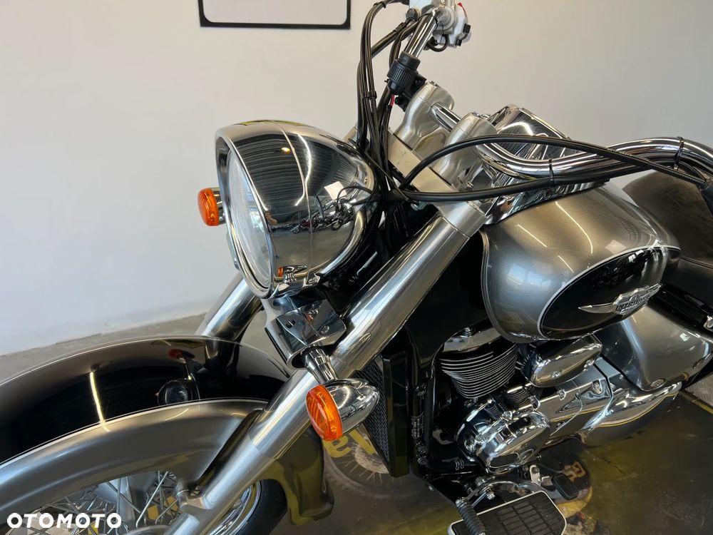 Suzuki Intruder - 9