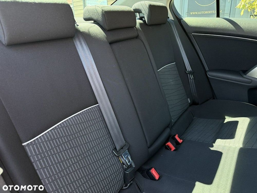 Toyota Avensis 1.8 Premium - 29