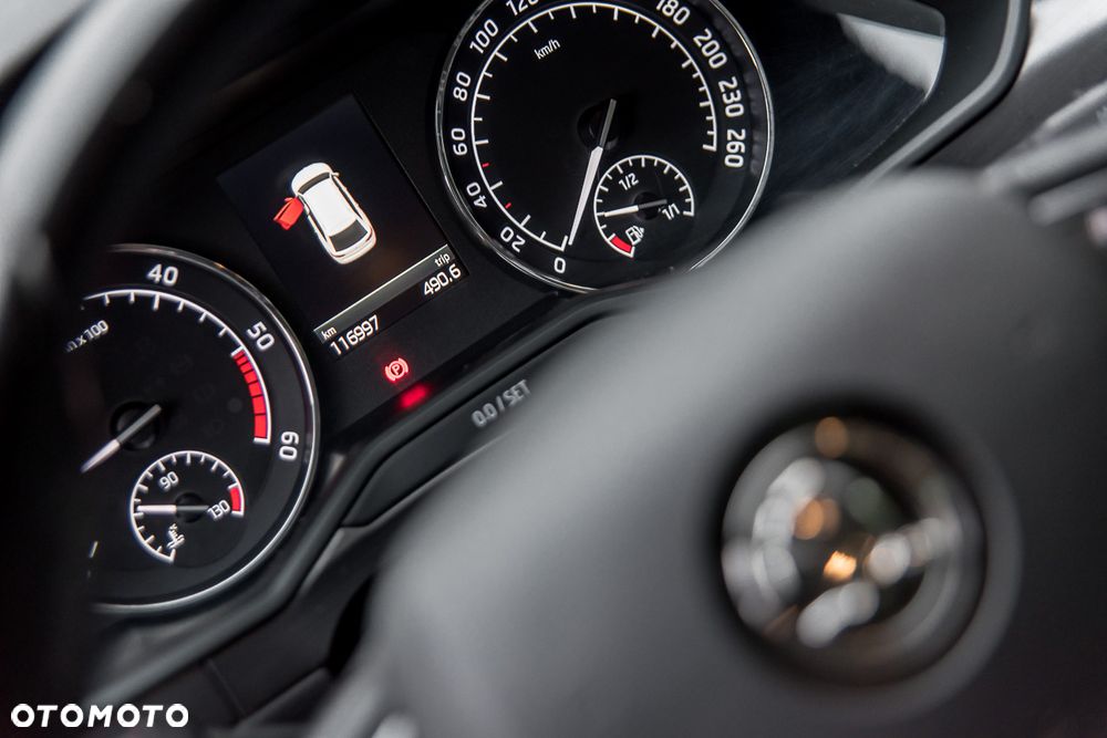 Skoda Superb 1.6 TDI Style - 23