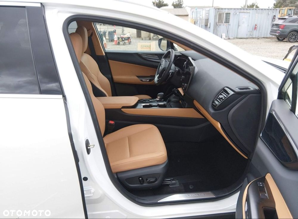 Lexus NX - 9