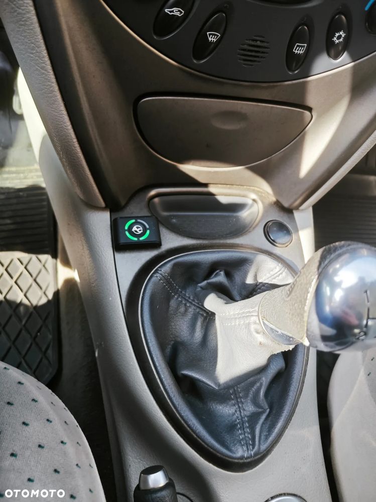 Citroën C5 2.0i 16V X - 6