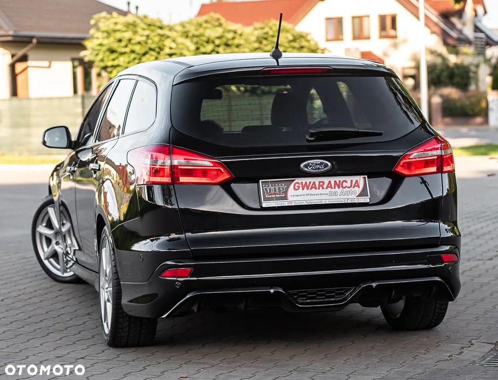 Ford Focus ver-1-5-ecoblue-scr-st--line - 8